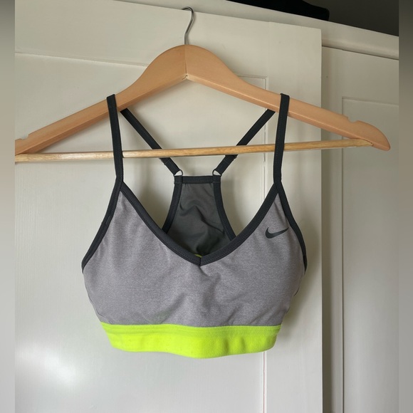 Nike sports bra - S - Picture 1 of 1